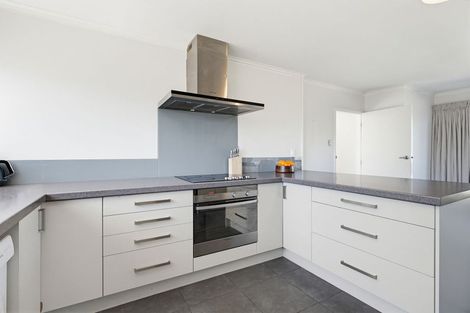 Photo of property in 2 Awatea Terrace, Lynmore, Rotorua, 3010