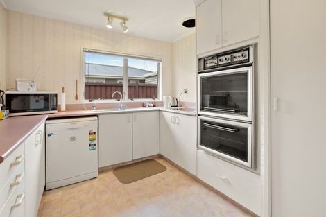 Photo of property in 14 Hilton Road, St Andrews, Hamilton, 3200