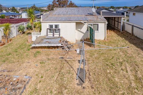 Photo of property in 27 Ruapehu Street, Castlecliff, Whanganui, 4501