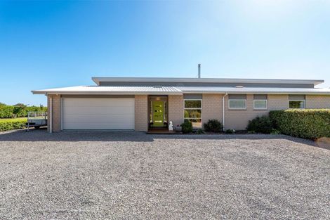 Photo of property in 14 Whitcombe Place, Darfield, 7571