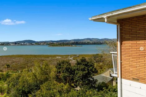 Photo of property in 3 Coach Drive, Otumoetai, Tauranga, 3110