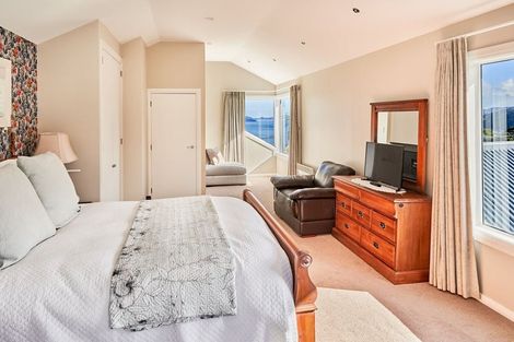 Photo of property in 1 Singers Road, Korokoro, Lower Hutt, 5012