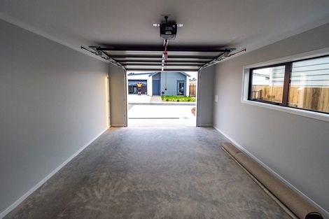 Photo of property in 8 Koru Loop, Paraparaumu, 5032