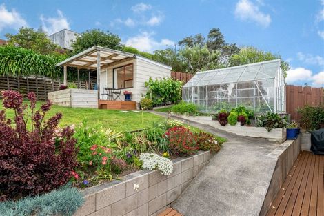 Photo of property in 14 Addis Place, Shelly Park, Auckland, 2014