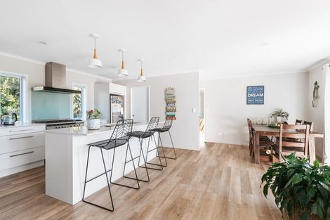 Photo of property in 2 Mckenna Lane, Omokoroa, 3114