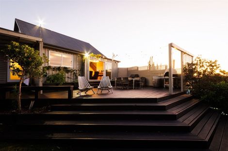 Photo of property in 45 Shortt Street, Foxton Beach, Foxton, 4815