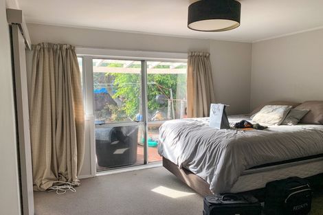 Photo of property in 2/4 Coronation Road, Glenfield, Auckland, 0627