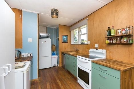Photo of property in 64 Parsons Street, Frankleigh Park, New Plymouth, 4310