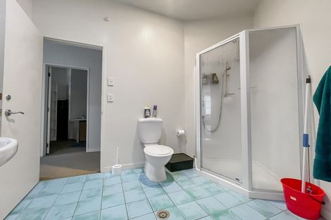 Photo of property in Endeavour Apartments, 16/125 Thorndon Quay, Pipitea, Wellington, 6011