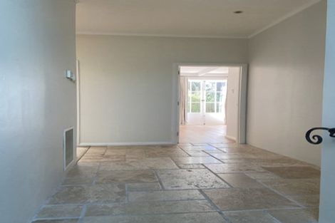 Photo of property in 2 Saint Leonards Road, Hauraki, Auckland, 0622