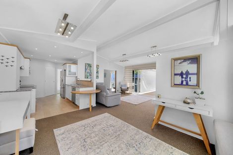 Photo of property in 20 The Anchorage, Sunnyhills, Auckland, 2010