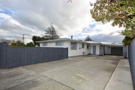 Photo of property in 76 Victoria Street, Carterton, 5713