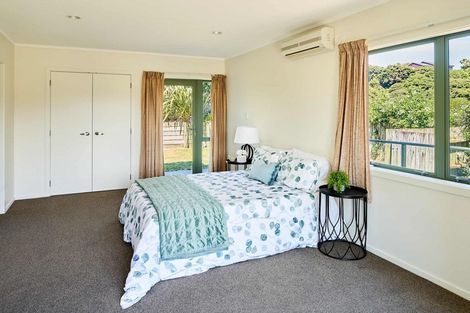 Photo of property in 42f James Cook Drive, Whitby, Porirua, 5024