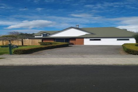 Photo of property in 6 Fencourt Place, Rototuna North, Hamilton, 3210
