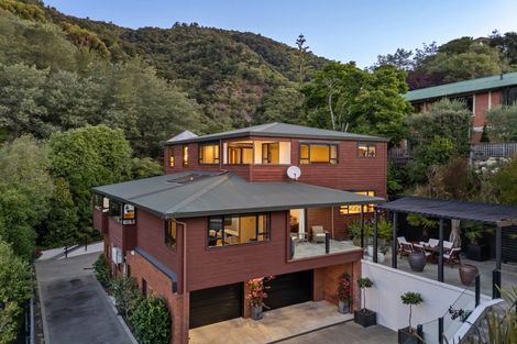 Photo of property in 5 Milton Terrace, Picton, 7220