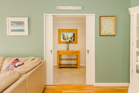 Photo of property in 7 Consort Close, Paraparaumu Beach, Paraparaumu, 5032