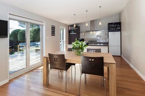 Photo of property in 216 Springfield Road, St Albans, Christchurch, 8014