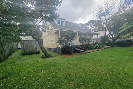 Photo of property in 29a William Bond Street, Stanley Point, Auckland, 0624