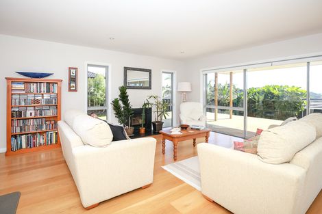 Photo of property in 8 Puka Place, Raglan, 3225