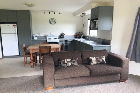 Photo of property in 21 Kaipara Road, Papakura, 2582