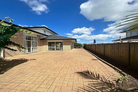 Photo of property in 9 Belsomet Place, Golflands, Auckland, 2013