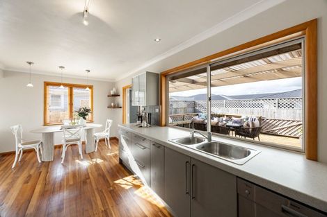 Photo of property in 10 Portal Crescent, Beerescourt, Hamilton, 3200