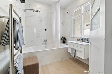 Photo of property in 20c Portland Crescent, Thorndon, Wellington, 6011