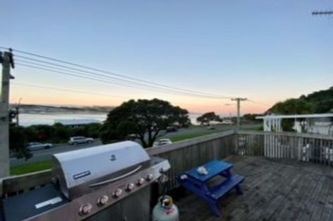 Photo of property in 280 Queens Drive, Lyall Bay, Wellington, 6022