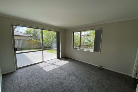 Photo of property in 46 Huntington Park Drive, Greenhithe, Auckland, 0632