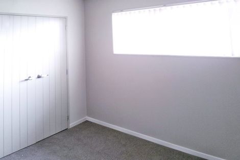 Photo of property in 540 Glenfield Road, Glenfield, Auckland, 0629