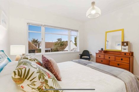 Photo of property in 2/5 Elderwood Lane, Belmont, Auckland, 0622