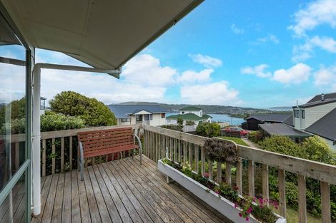 Photo of property in 16 Coventry Close, Ascot Park, Porirua, 5024