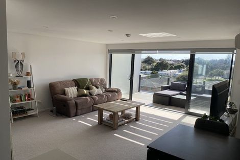 Photo of property in 8 Thompson Park Road, Mount Wellington, Auckland, 1060