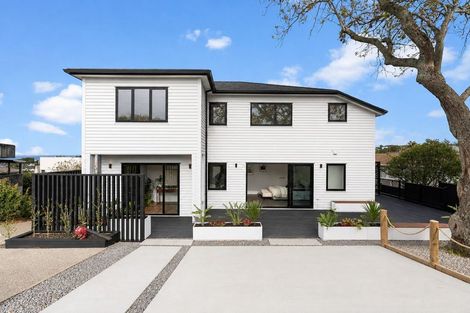 Photo of property in 1/47 Deep Creek Road, Waiake, Auckland, 0630