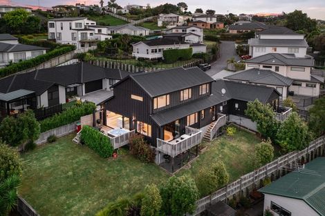 Photo of property in 7 Nerehana Place, Red Beach, 0932