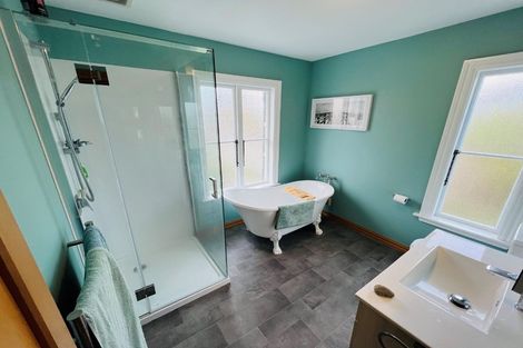 Photo of property in 2/12 Chislehurst Place, Bryndwr, Christchurch, 8052