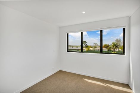 Photo of property in 6/5 Brandon Road, Glen Eden, Auckland, 0602