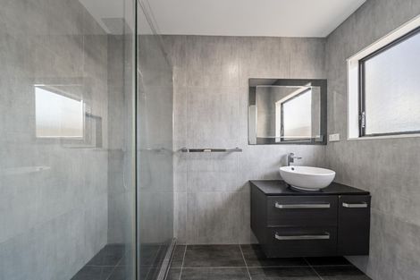 Photo of property in 1 Dalmahoy Place, Wattle Downs, Auckland, 2103