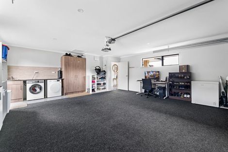 Photo of property in 11 Frederick Place, Whalers Gate, New Plymouth, 4310