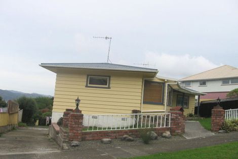 Photo of property in 4 Magnolia Grove, Maungaraki, Lower Hutt, 5010