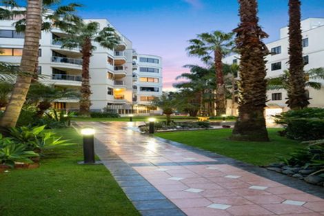 Photo of property in 4h/175 Hurstmere Road, Takapuna, Auckland, 0622