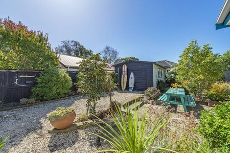 Photo of property in 16 Ensors Place, Waikuku Beach, 7402