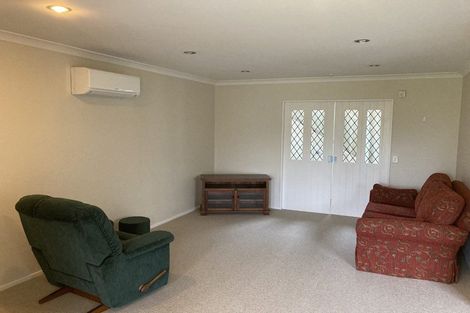 Photo of property in 14 Moore Crescent, Carterton, 5713