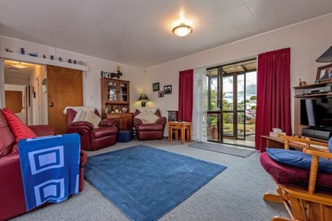 Photo of property in 25 Colonial Place, Kelvin Grove, Palmerston North, 4414