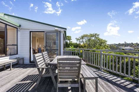 Photo of property in 100a Mellons Bay Road, Mellons Bay, Auckland, 2014