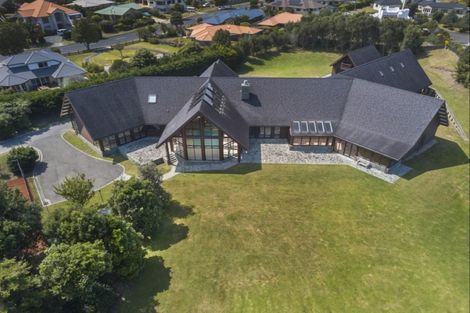 Photo of property in 132 Milne Drive, Paraparaumu, 5032