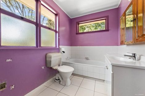 Photo of property in 5 Beverly Place, New Lynn, Auckland, 0600