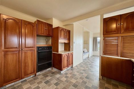 Photo of property in 107 Bleakhouse Road, Mellons Bay, Auckland, 2014