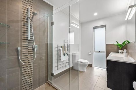 Photo of property in 16 Semillon Avenue, Henderson, Auckland, 0612