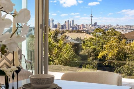 Photo of property in 35a Seaview Avenue, Northcote, Auckland, 0627